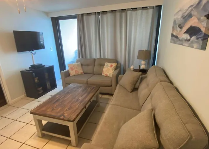 Island Winds West: Beachfront Retreat With Hangout Access Holiday home *